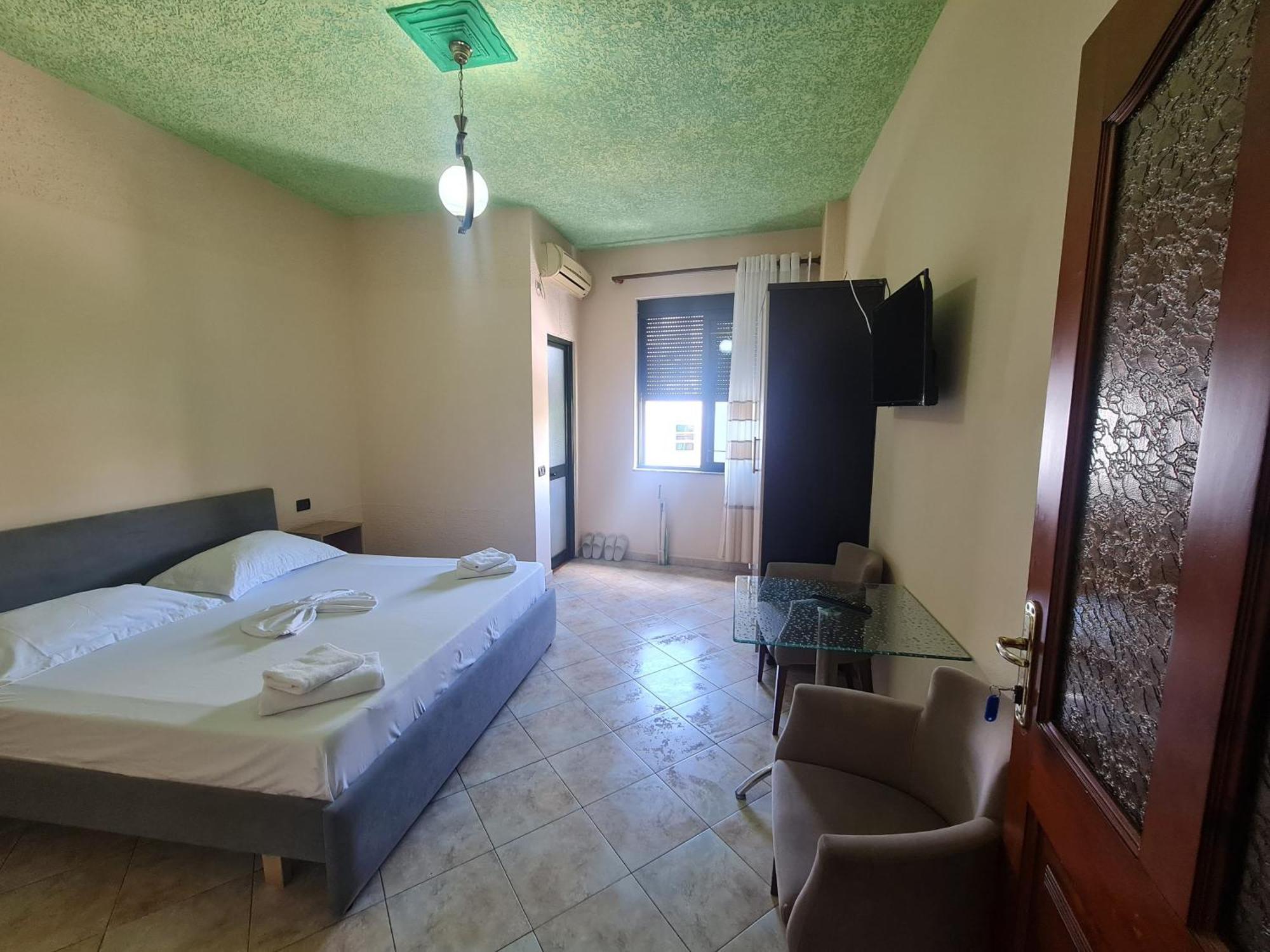 Hotel La Villa Tirana Exterior foto